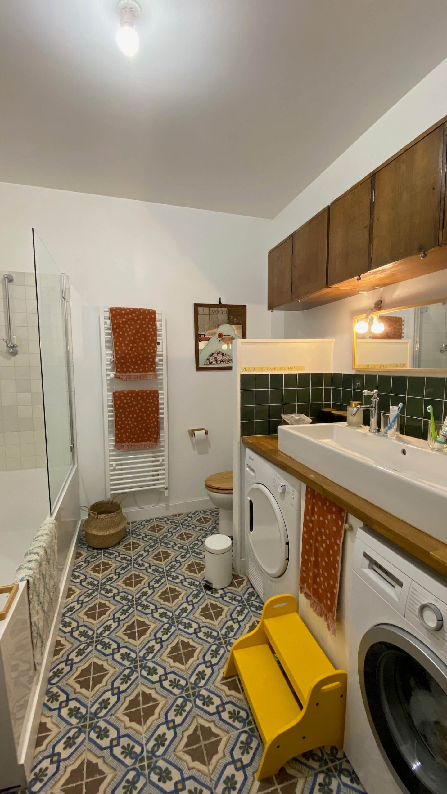 chantier salle de bain carrelage baignoire plan de travail vasque appartement - Aubenas - Saint Sernin - AZ Agencement - Artisan multi-services et Rénovation intérieure : Électricité, Plomberie, Salle de bain, Cuisine, Menuiseries, Finitions